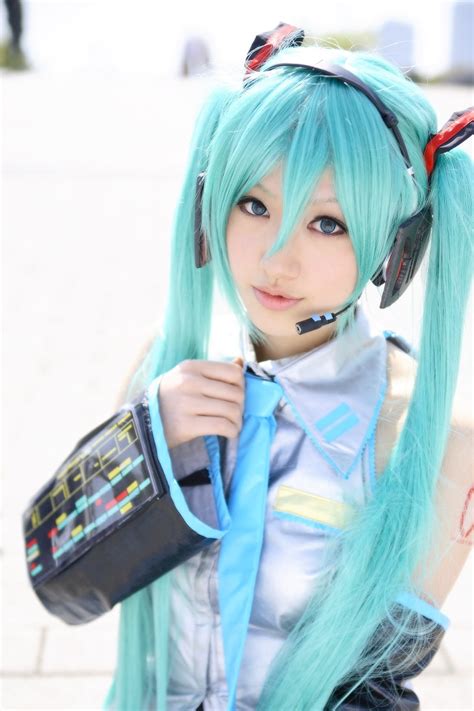 hatsune miku real face.